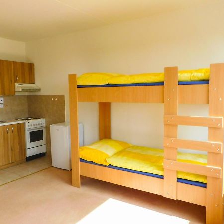 Km House Cerny Most Hostel Prága Kültér fotó