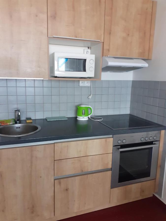 Km House Cerny Most Hostel Prága Kültér fotó