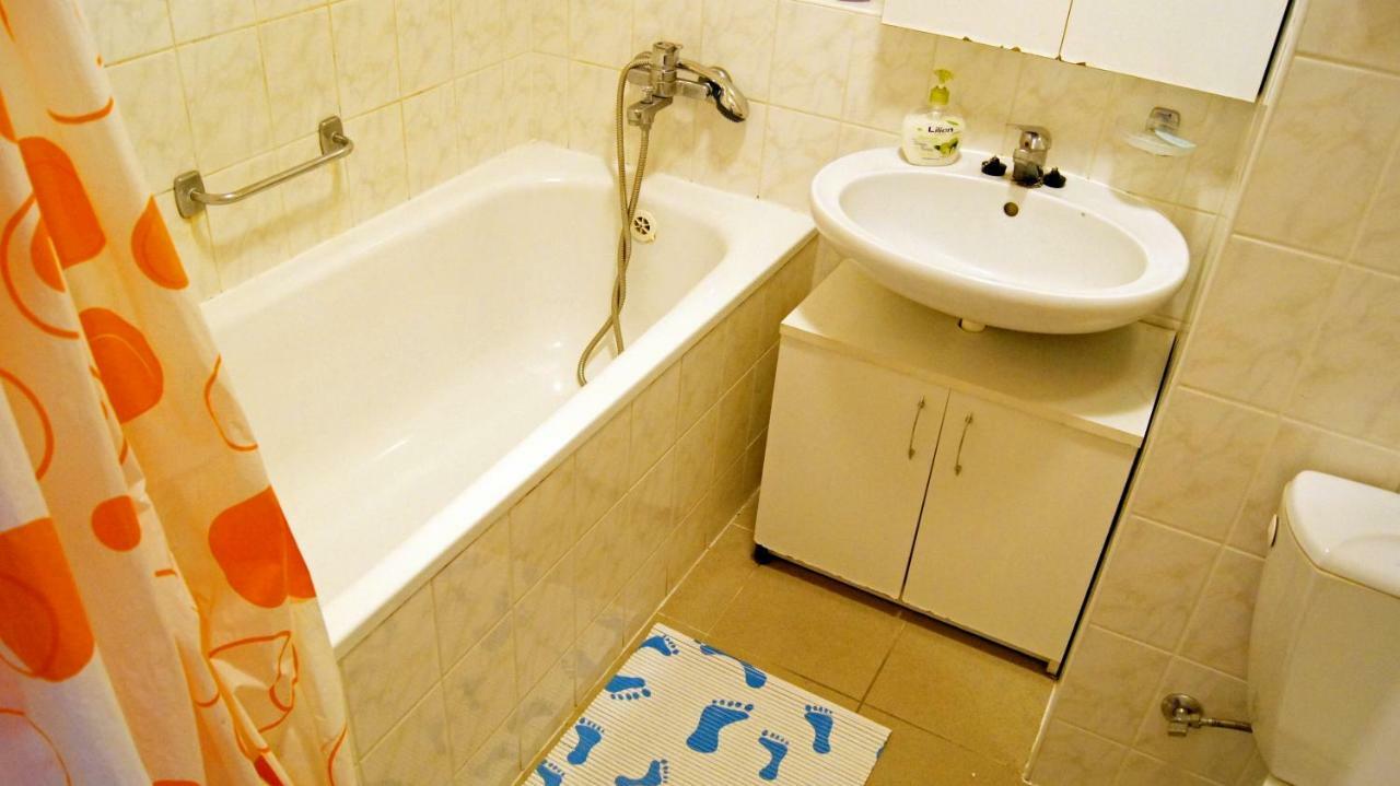 Km House Cerny Most Hostel Prága Kültér fotó