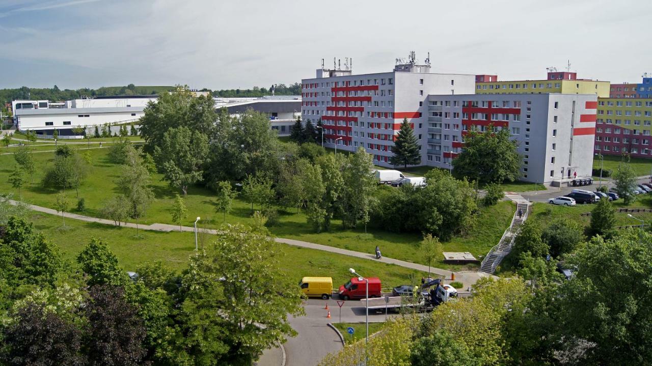 Km House Cerny Most Hostel Prága Kültér fotó