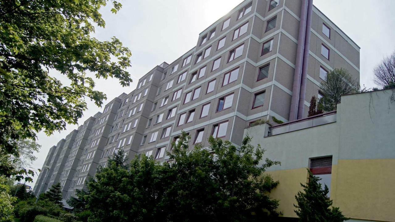 Km House Cerny Most Hostel Prága Kültér fotó