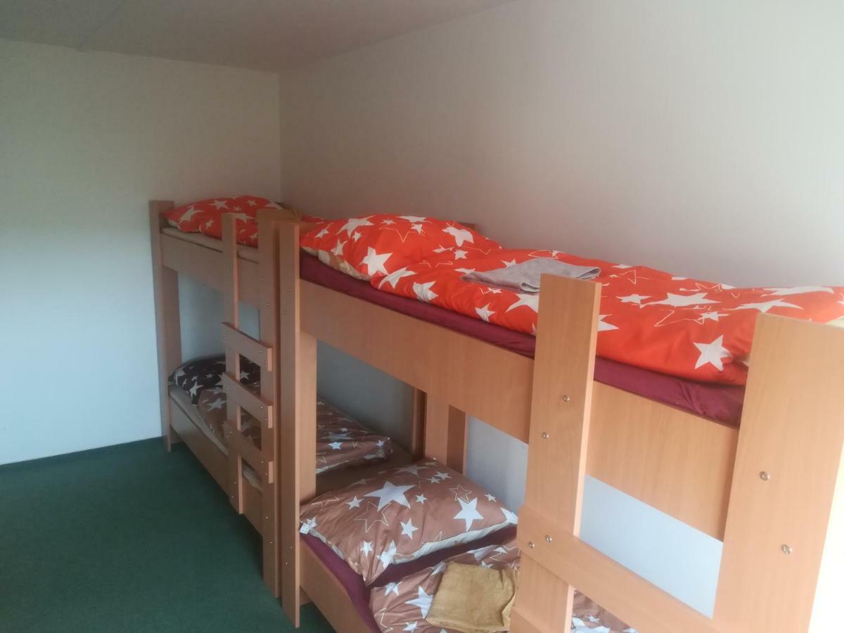 Km House Cerny Most Hostel Prága Kültér fotó