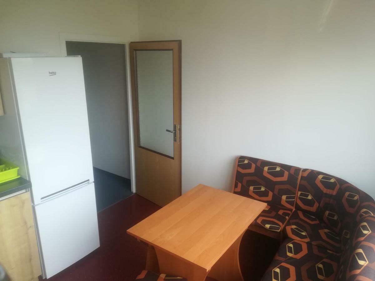 Km House Cerny Most Hostel Prága Kültér fotó