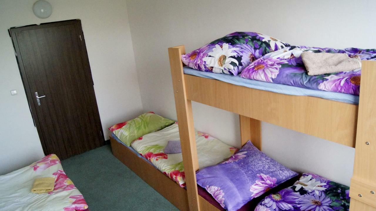 Km House Cerny Most Hostel Prága Kültér fotó