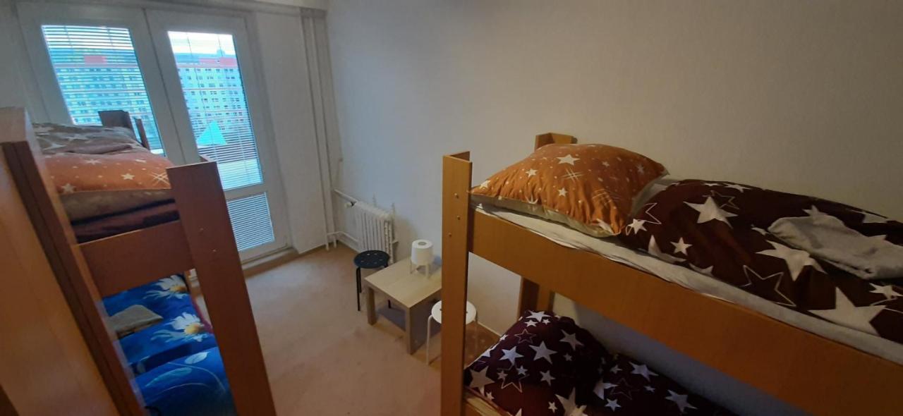 Km House Cerny Most Hostel Prága Kültér fotó