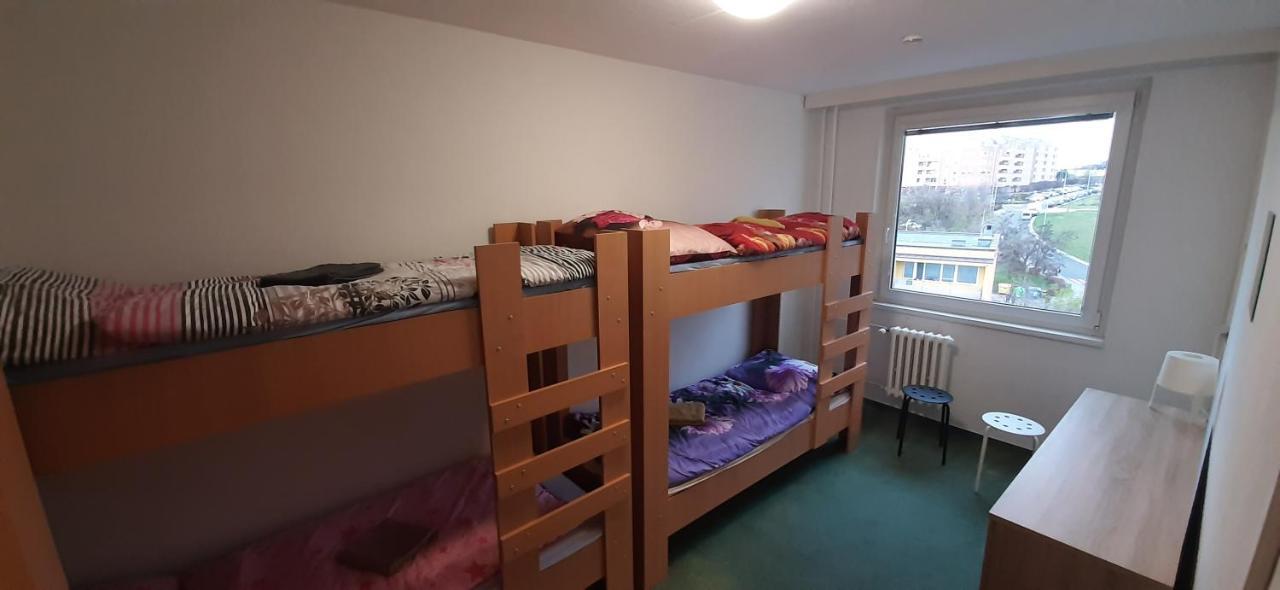 Km House Cerny Most Hostel Prága Kültér fotó